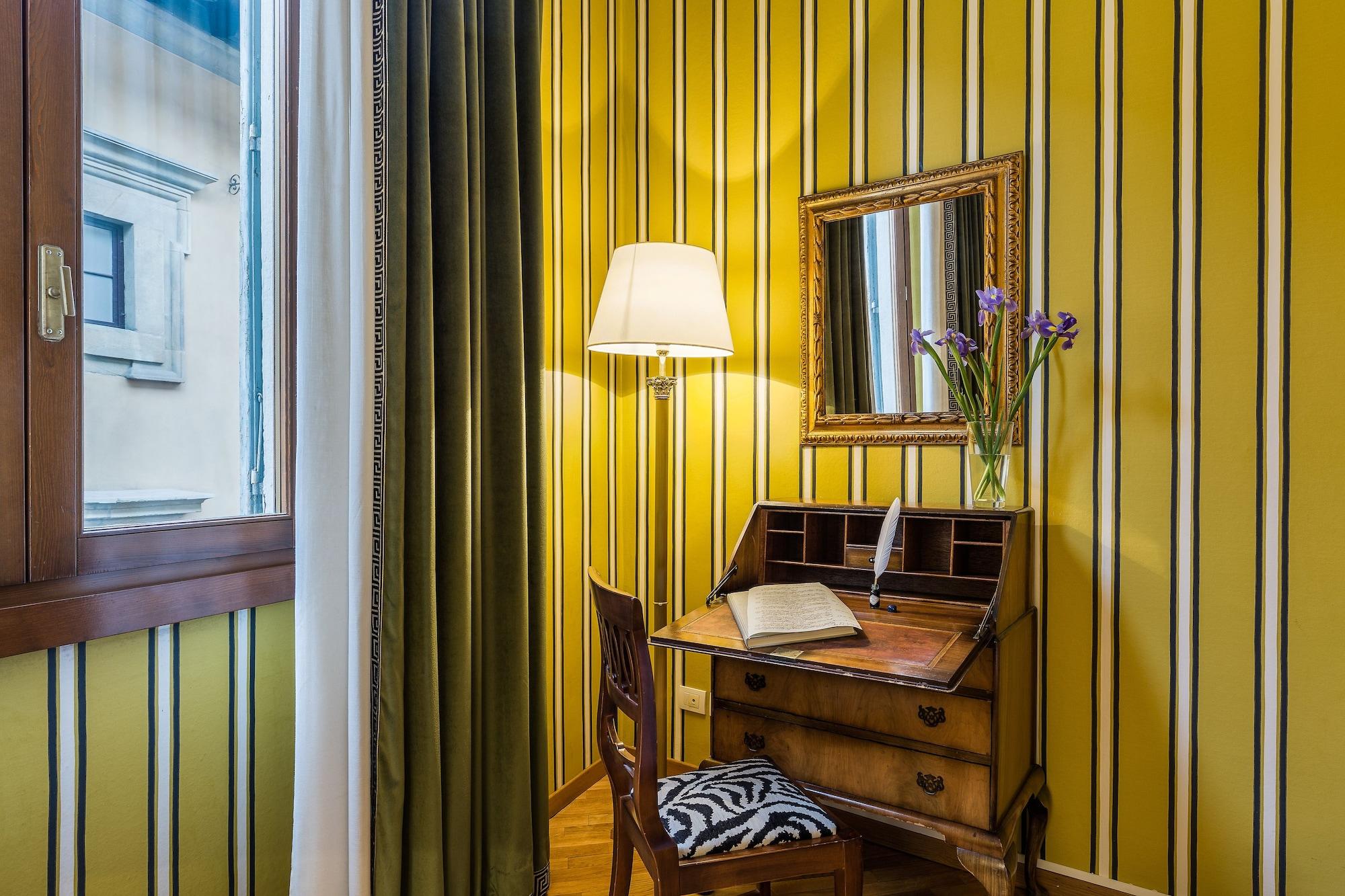 Room Mate Collection Isabella, Флоренция Екстериор снимка